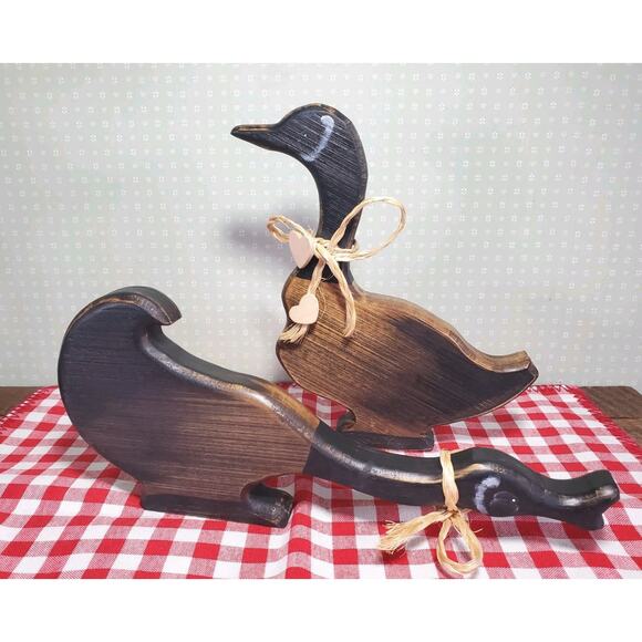 Vtg Country Charm Wooden DUCKS Cottage Core Shelf Sitter HANDMADE Stained SIGNED - Picture 1 of 16